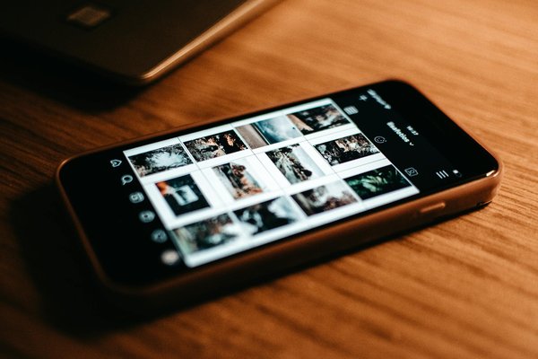 Comment intégrer des études de cas réels dans une formation en marketing stratégique ?