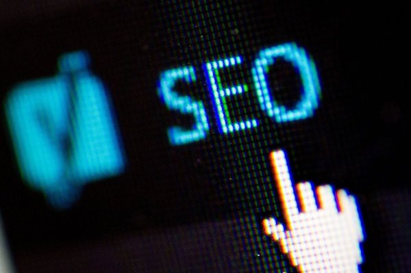 Comment mesurer l'efficacité de votre stratégie SEO dans un environnement marketing digital compétitif ?